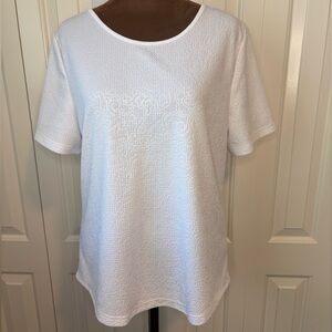 Chances R Chic White Embossed Women's Tee Size Petite Large